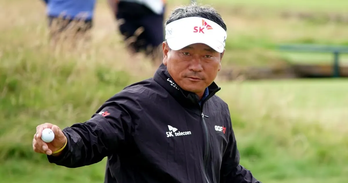 KJ Choi Visits Hann Reserve and Inspects Course