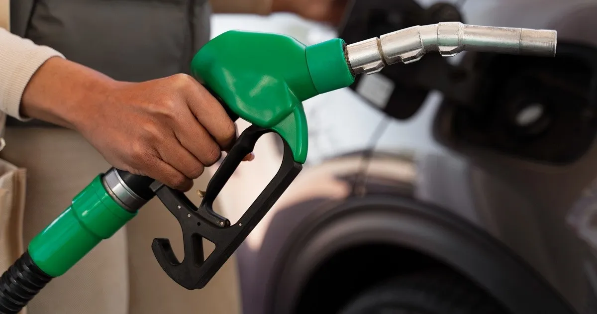 Oil Prices Fall as Government Welcomes Fuel Rollbacks