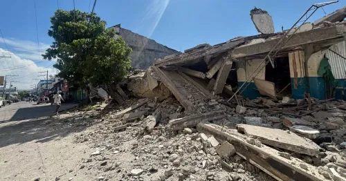 Regional government deploys rescue contingents and peace agency evaluates tremor damage